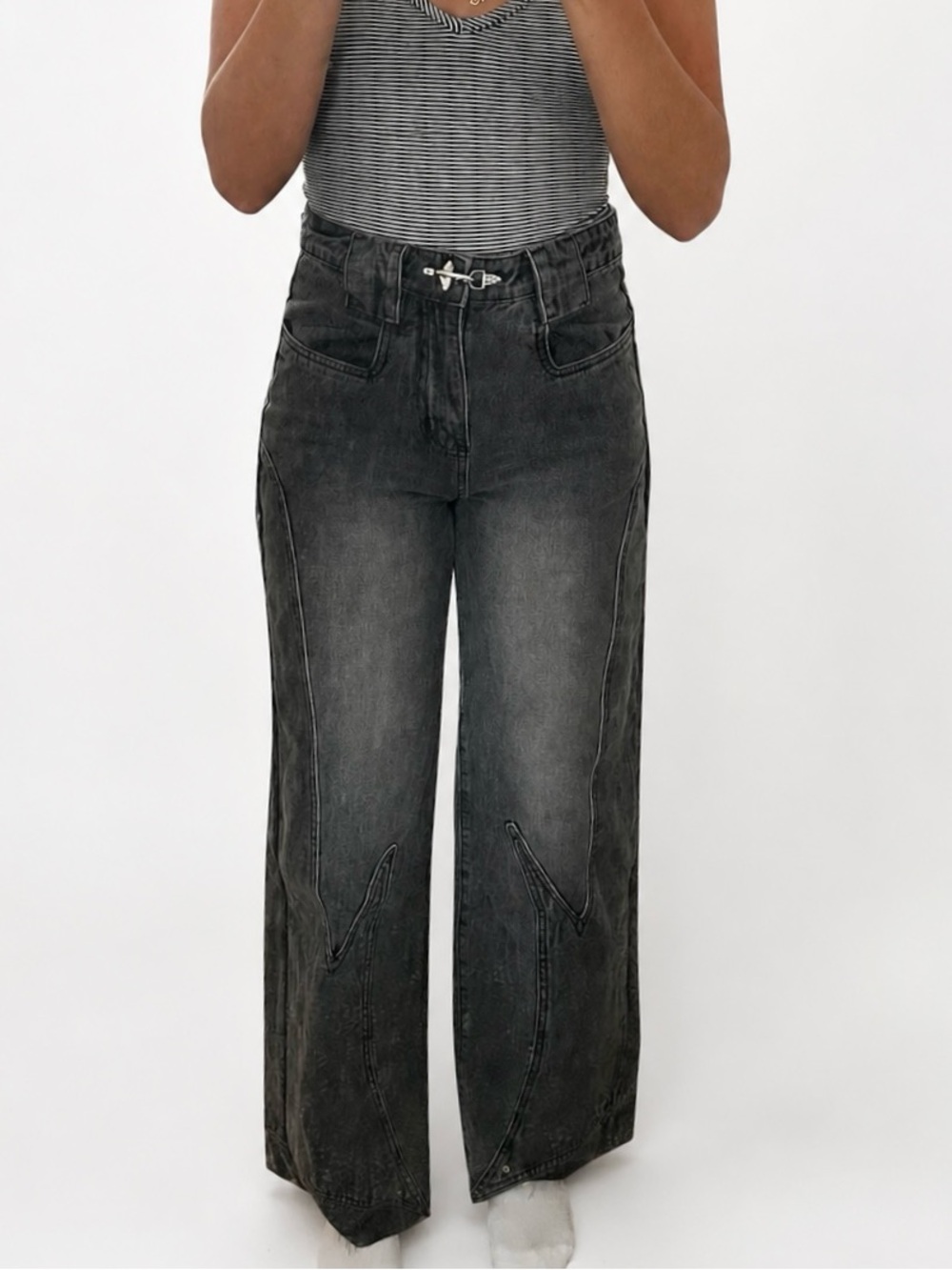 High-Waist Wide-Leg Jeans in Washed Black